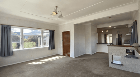 Warm and Spacious - Photo 5