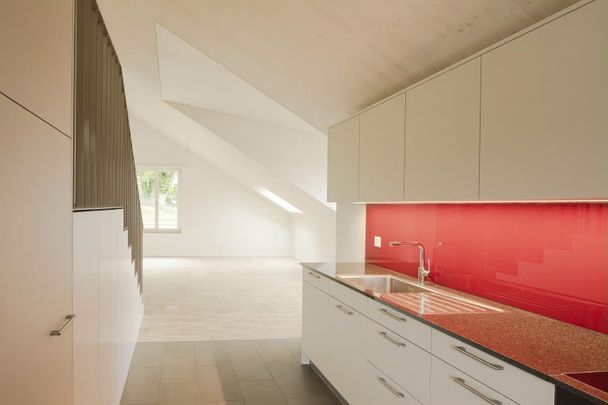 Moderne 3.5-Zimmer-Maisonette-Wohnung im Herzen von Hinwil-Hadlikon - Foto 1