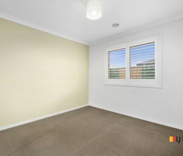 Spacious Family Home - Photo 4