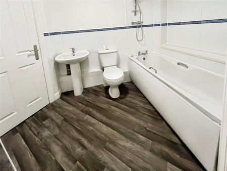 Muchall Road, Wolverhampton, West Midlands, WV4 - Photo 2