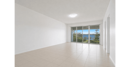 BROADWATER LIVING WITH STUNNING WATER VIEWS - Photo 3