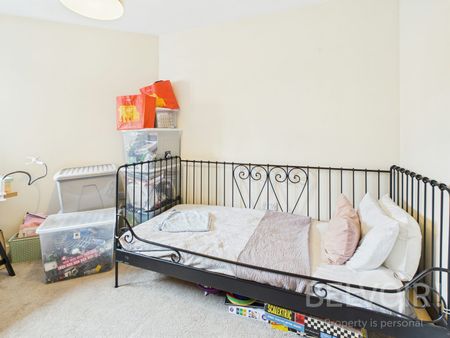 Maisonette to rent on - Photo 5