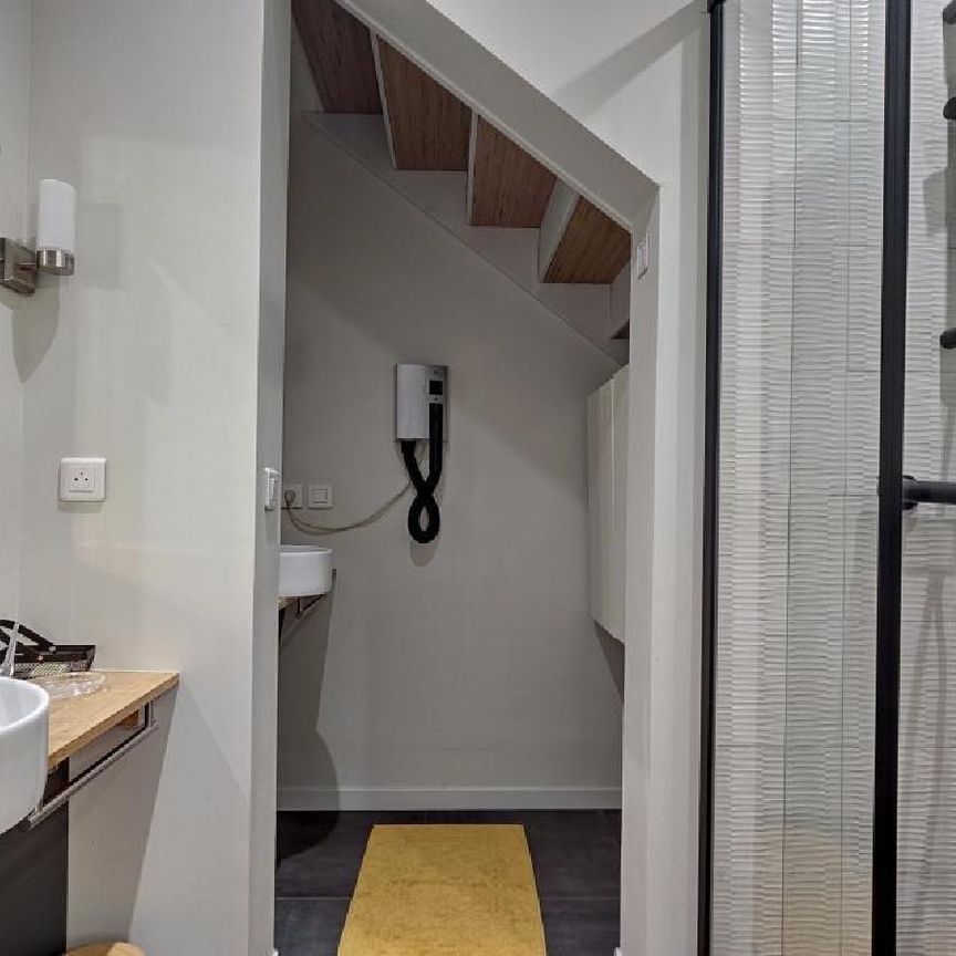 Charmante maison entièrement rénovée et meublée à seulement quelques mètres du bord de mer ! L... - Photo 1