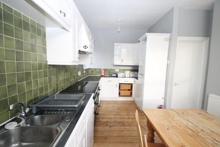 8 Bedroom | Flat 7, Richmond Lodge, PL4 6HN - 8 Bed! - Photo 3