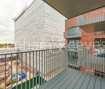 Samara Drive, Southall, UB1 - Photo 6