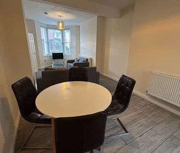 4 Bed Terraced House, Stoke Lane, BS9 - Photo 2