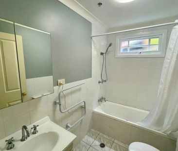 Two Bedroom Apartment In Convenient Location! - Photo 6