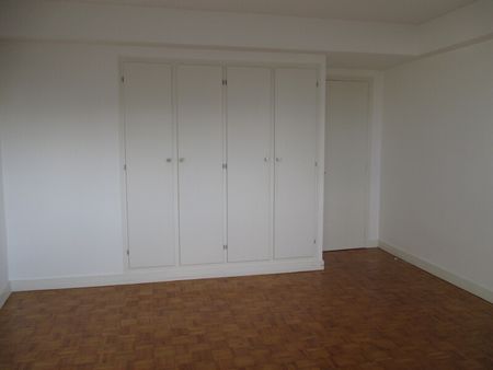 Location Appartement 4 pièces 89m² ORLEANS 45000 - Photo 2