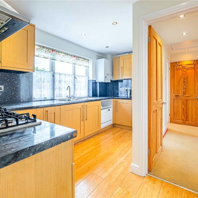 2 bed Maisonette for rent - Photo 1