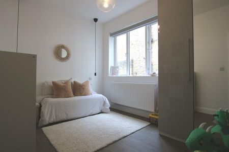 3 bedroom ground floor flat to rent - Photo 3