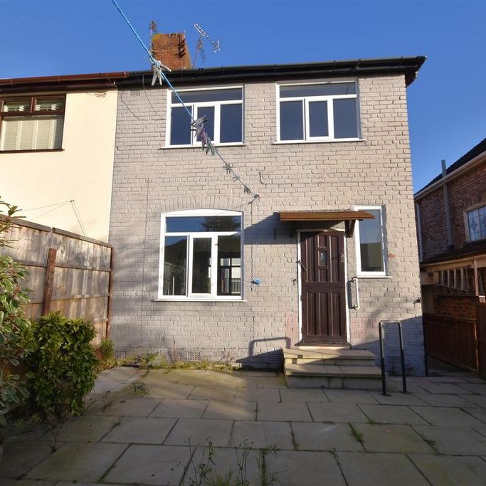 3 bedroom end of terrace house to rent - Photo 1