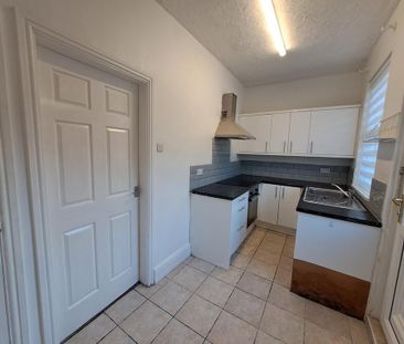 2 bedroom terraced house to rent - Photo 3