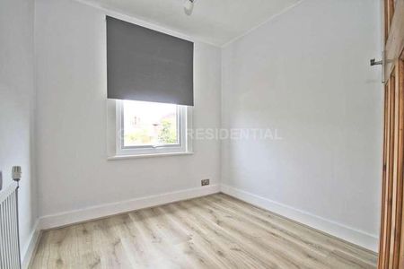 The Close, New Malden, KT3 - Photo 4