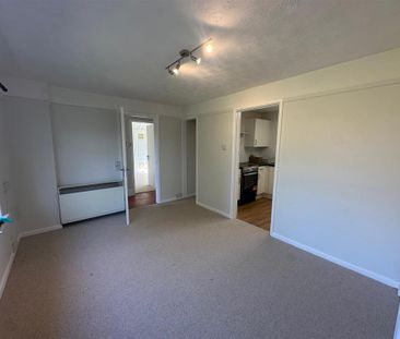 2 bedroom semi-detached bungalow to rent - Photo 3
