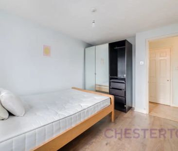 2 bedroom flat in Harlinger Street - Photo 2