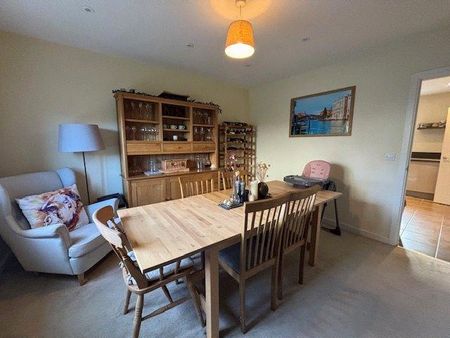 4 bedroom detached house to rent - Photo 4