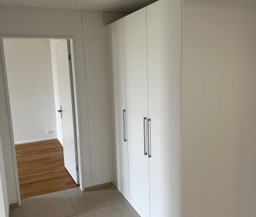 <h1 class="md:text-xl md:leading-6 mt-4 md:mt-10 lg:mb-6 mb-3 text-... - Photo 3