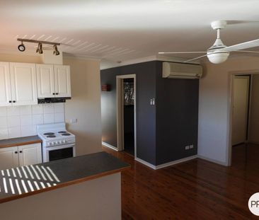CONVENIENT 2 BEDROOM UNIT - Photo 4