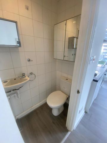 Studio Flat, Chichele Road, NW2 - Photo 5
