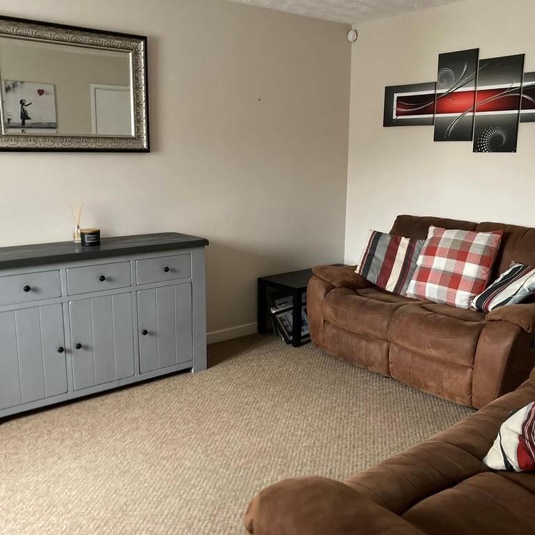 3 bedroom semi-detached house to rent - Photo 1