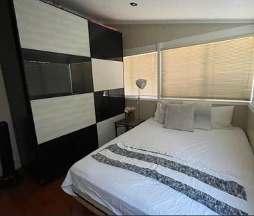 Beverly Hills - Photo 4