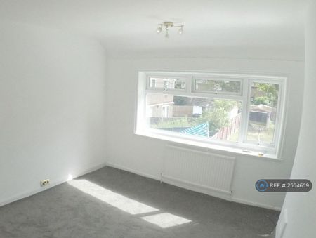 3 bedroom terraced house to rent - Photo 2