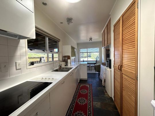 Warm & Sunny 3 bedroom Home with Views - Photo 1