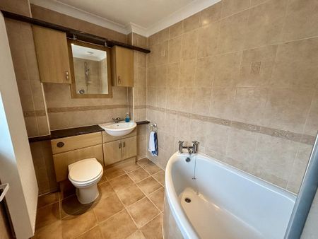 4 bedroom property to rent - Photo 2
