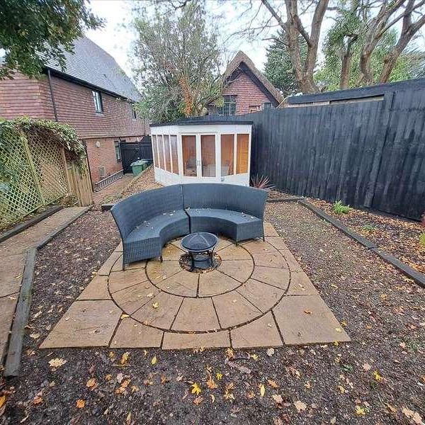 Buck Lane, London, NW9 - Photo 1