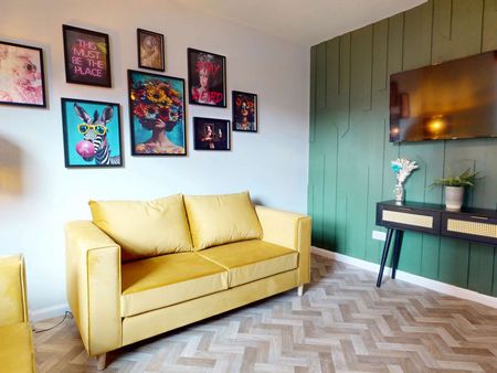 Autumn Grove Room 3 Wallpaper - Photo 3