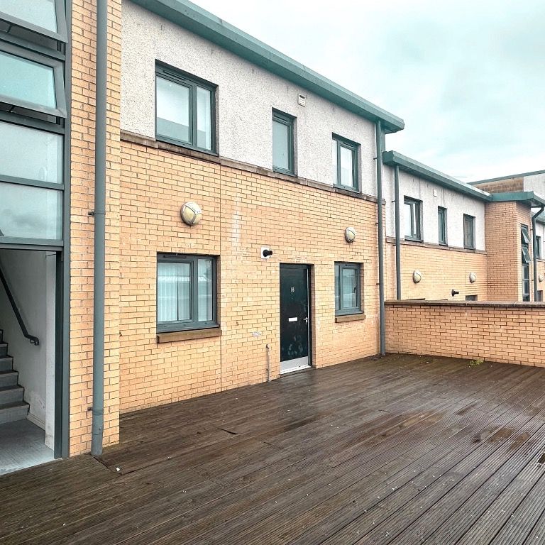 Castle Street, Hamilton, South Lanarkshire, ML3 6BU - Photo 1