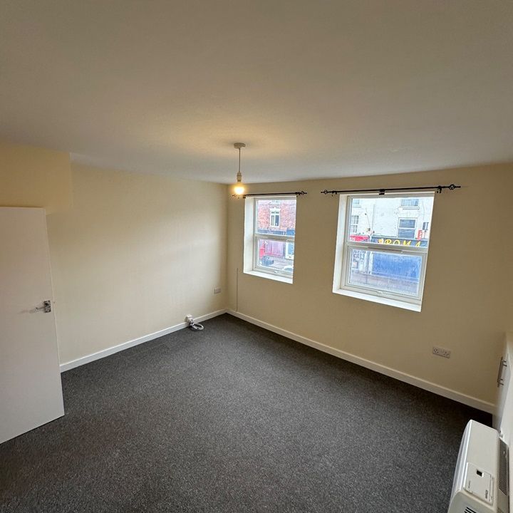 2 Bed Flat, Sherwood, NG5 - Photo 1