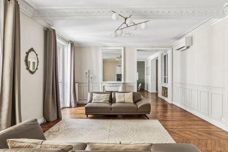 Location Appartement 7 pièces Meublé 157m² PARIS 4ème - Photo 2