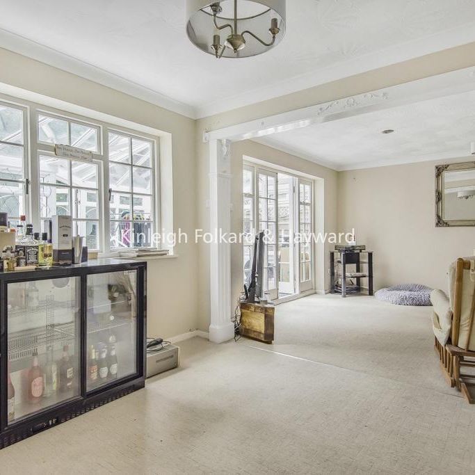 5 bedroom detached house to rent - Photo 1