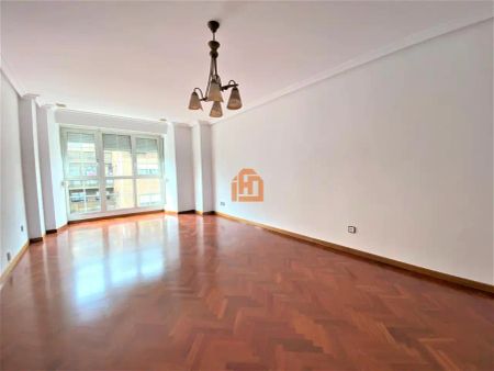 Piso de alquiler en Padre Isla, Centro Ciudad - Photo 3