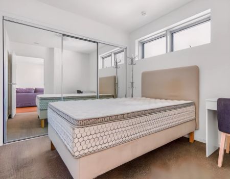 2 Bedroom*106 - Photo 2