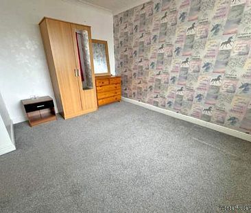 2 bedroom property to rent in Oldham - Photo 1