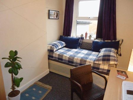 3 bedroom terraced house to rent - Photo 2