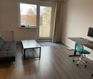 Gemütliche 1,5 Wohnung möbliert mit Balkon 2 OG zu Untermiete - Foto 1