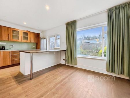 4 bedroom semi-detached house to rent - Photo 4