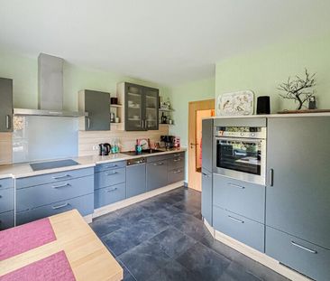 Moderne 3-Zimmer- Wohnung mit Garten und großem Carport - Photo 3