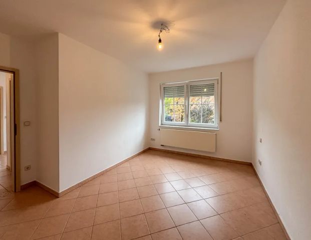 Gepflegte 2-Zimmer-Einliegerwohnung mit separaten Eingang - in ruhiger Wohngegend! - Foto 1