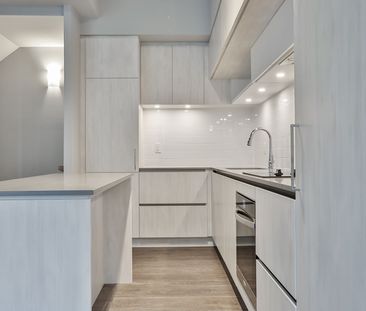 For Lease - 2 Steckley House Lane Unit# 906, Richmond Hill, Ontario - Photo 3