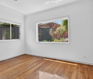 4‑Bedroom Family Home in Prime Glen Iris Location - Gardener includ... - Photo 4