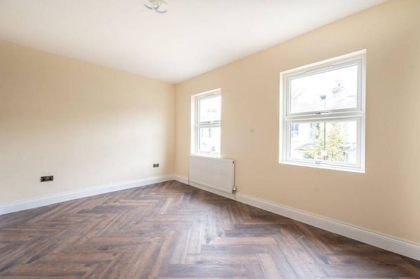 4 bedroom terraced house to rent - Photo 1