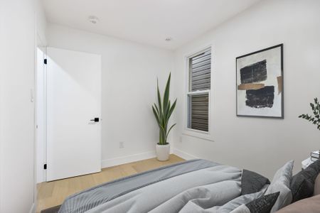 For Lease - 396 Jones Avenue Unit# 2ND Floor, Toronto, Ontario - Photo 2