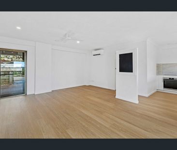 Peaceful Modern Living with Stunning Views - Photo 4