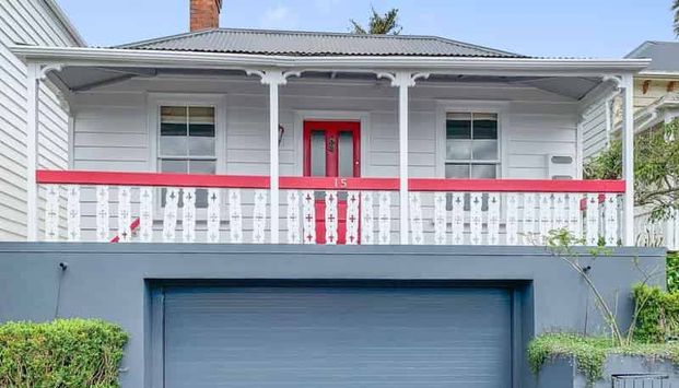 Charming Cottage in Freemans Bay! - Photo 1