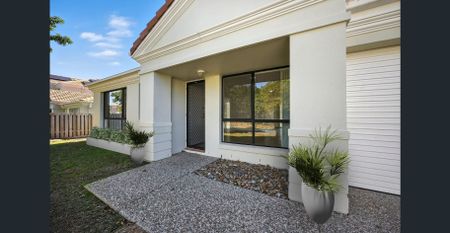 Spacious 3-Bedroom Townhome with Pool & Gym in Prime Merrimac Location - Photo 4