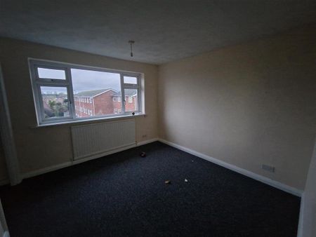 2 bedroom maisonette to rent - Photo 2